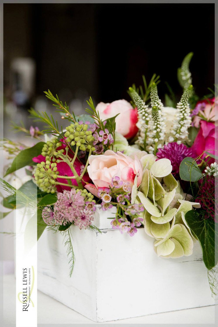 rose and hydrangea wedding table centre