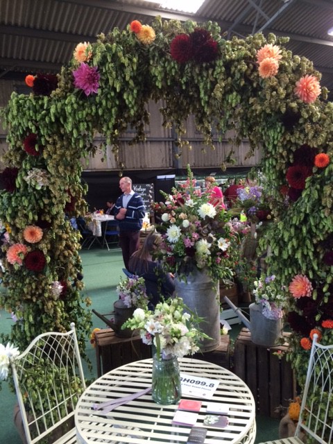 hop and dahlia archway at autumn show