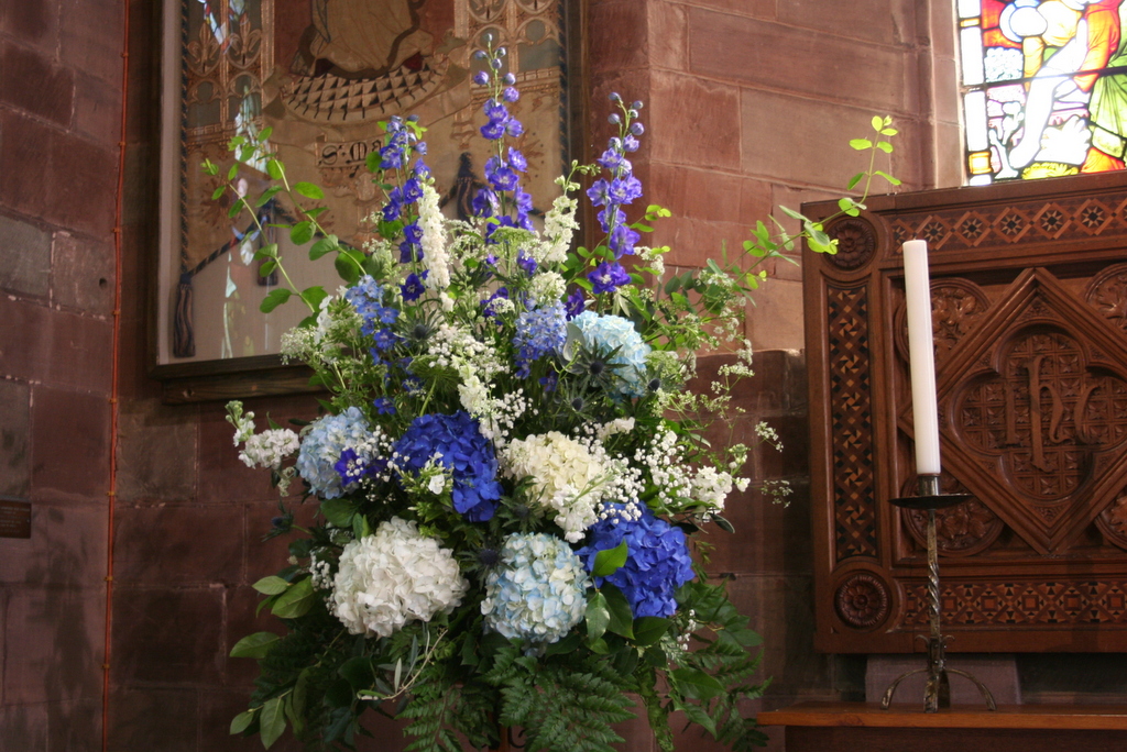 blue and white pedestal arrangement