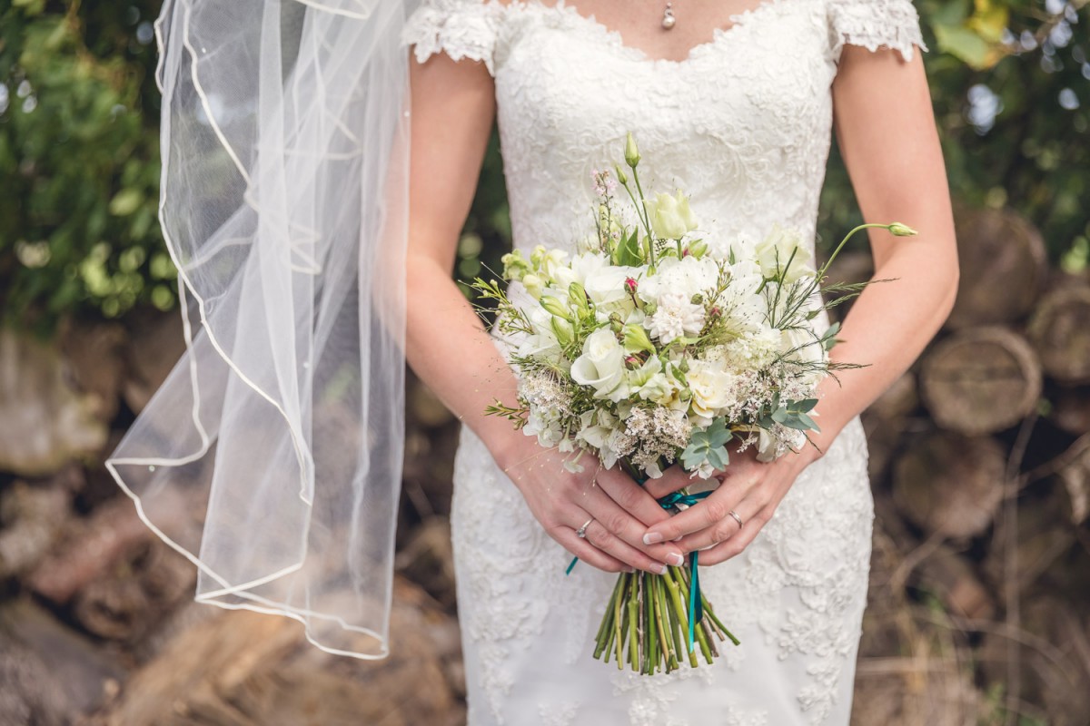 rustic country brides bouquet white summer flowers